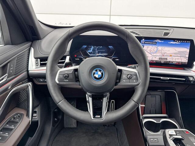 BMW iX1 xDrive30 | M Sport | Stoelverwarming | Driving Assistant Plus | Comfort Access | Selections 2500