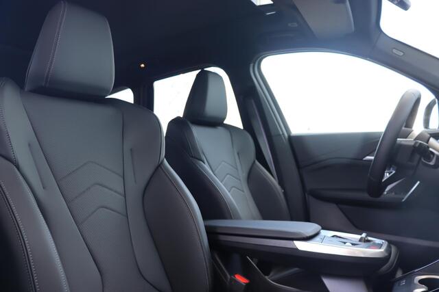 BMW iX1 eDrive20 67 kWh M-Sportpakket / Travel Pack / Premium Pack / Comfort Pack / 19'' /