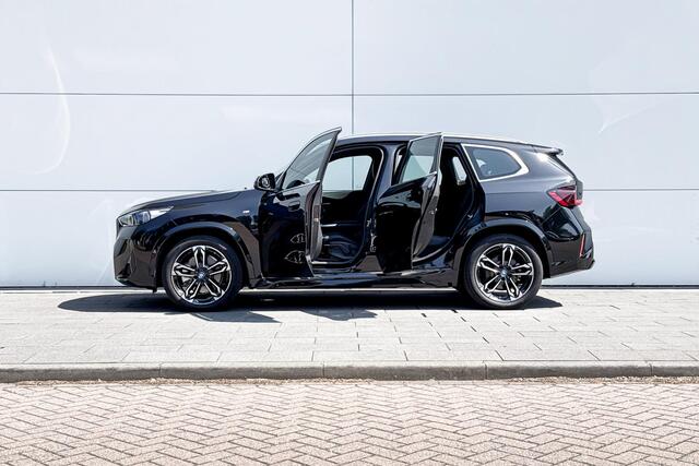 BMW iX1 xDrive30 67 kWh | Selections 500