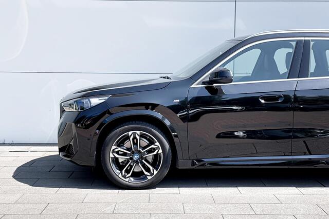 BMW iX1 xDrive30 67 kWh | Selections 500