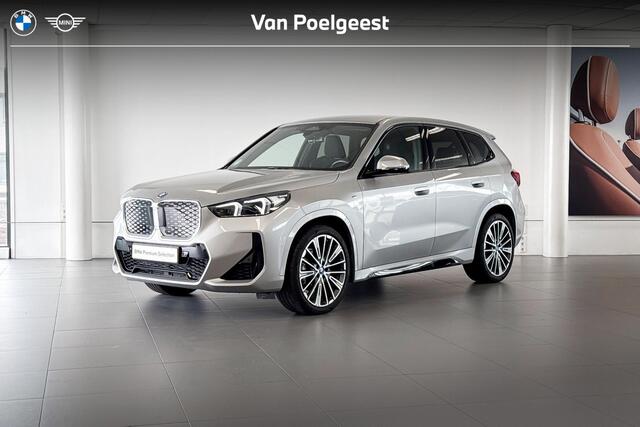 BMW iX1 eDrive20 67 kWh | M Sport | Harman Kardon | Comfort Access | Achteruitrijcamera |