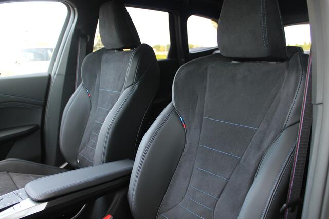 BMW iX1 eDrive20 High Executive M Sport Automaat / Panoramadak / Trekhaak / Sportstoelen / Comfort Access / Stoelverwarming / Adaptieve LED / Parking Assistant Plus / Head-Up / Harman Kardon