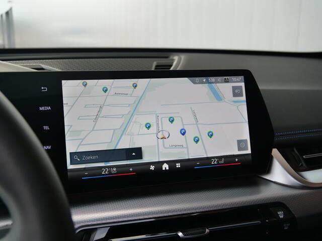 BMW iX1 eDrive20 67 kWh 304 Pk M-sport pakket Pano-dak / Trekhaak / DAB / Navi / Apple Carplay
