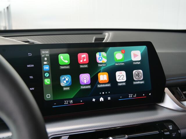 BMW iX1 eDrive20 67 kWh 304 Pk M-sport pakket Pano-dak / Trekhaak / DAB / Navi / Apple Carplay