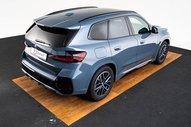 BMW iX1 xDrive30 Launch Edition 67 kWh M Sport - Trekhaak - Driving Assistant Plus - Comfort Access - Elektrisch verstelbare/verwarmde voorstoelen - Grootlichtassistent - Actieve bestuurdersstoel -