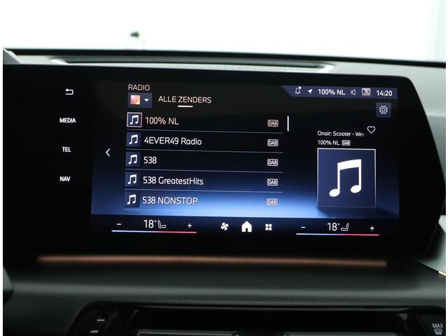 BMW iX1 eDrive20 67 kWh M Sport Edition M Sportpakket Pro | Driving Assistant Plus | Harman-Kardon | Trekhaak | Panoramadak | Parking Assistant Plus | Head-Up Display | M Adaptief onderstel