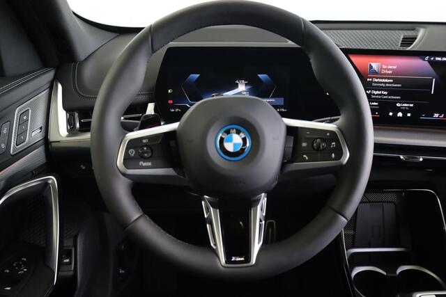 BMW iX1 eDrive20 M Sport Pro | Driving Assitant Plus | Panoramadak | Elektr. Trekhaak