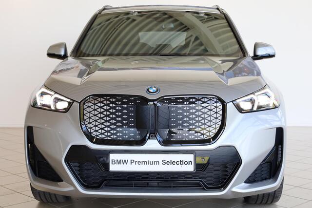 BMW iX1 eDrive20 M Sport Pro | Innovation Pack | Travel Pack | Comfort Pack | Elektr. Trekhaak
