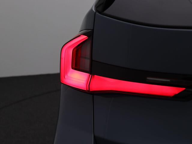 BMW iX1 eDrive20 M Sportpakket Pro | Premium Pack | Comfort Pack | Travel Pack | Stuurwiel Verwarmd | Panoramadak | Elektrisch Verstelbare Stoelen | Driving Assistant Plus | DAB | Harman Kardon | 19'' | Ekris Selection