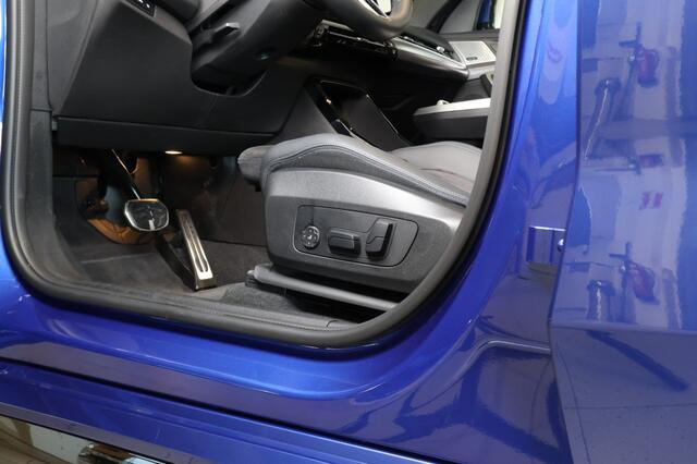 BMW iX1 xDrive30 67 kWh M Sport Edition - Pano - Trekhaak - Head-Up