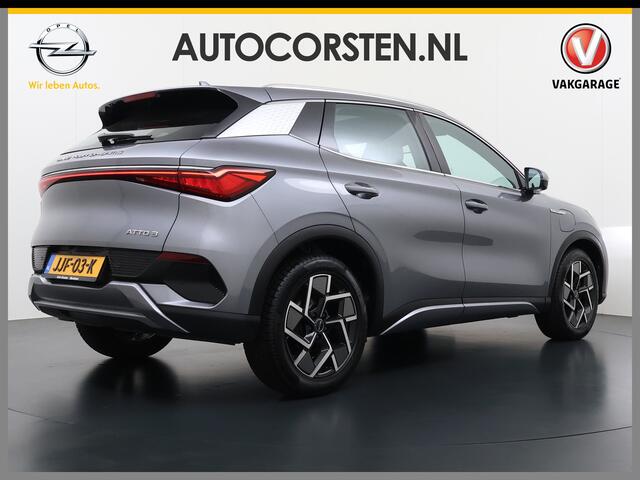 BYD Atto 3 60kWh Design SOH 99% Pano-dak Leer+Elektr.Verst. Warmtepomp Adaptieve Cruise 360°Camera Apple Carplay Android Auto Elektr.Achterklep Design Verkeersbord detectie WiFi DAB Led Rijstrooksensor Keyless Smartphone Entry Fabrieksgarantie tot 20-12-2030/150.000