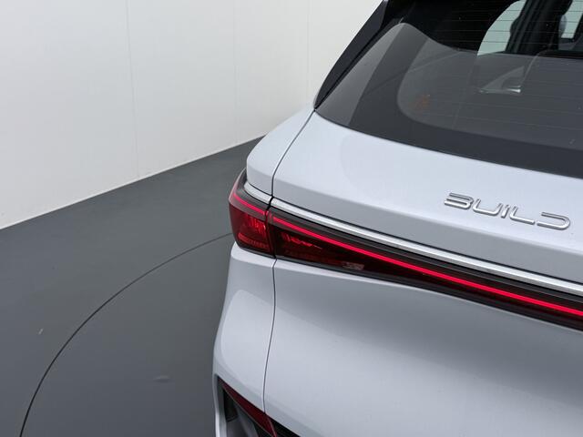 BYD Atto 3 60kWh Design SOH 98% Pano-dak Leer+Elektr.Verst. Warmtepomp Adaptieve Cruise 360°Camera Apple Carplay Android Auto Elektr.Achterklep Design Verkeersbord detectie WiFi DAB Led Rijstrooksensor Keyless Smartphone Entry Fabrieksgarantie tot 20-12-2028/150.000