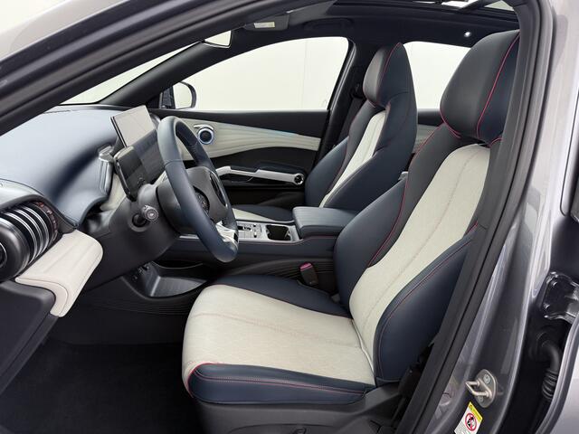 BYD Atto 3 ACCU 60kWh Design Pano-dak Leer+Elektr.Verst. Warmtepomp Adaptieve Cruise 360°Camera Apple Carplay Android Auto Elektr.Achterklep Design Verkeersbord detectie WiFi DAB Led Rijstrooksensor Keyless Smartphone Entry Fabrieksgarantie tot 14-12-2030/150.000km