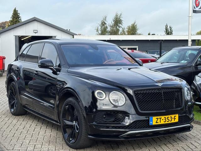 Bentley Bentayga 6.0 W12 Mulliner 2018 Zwart Carbon Akraprovic