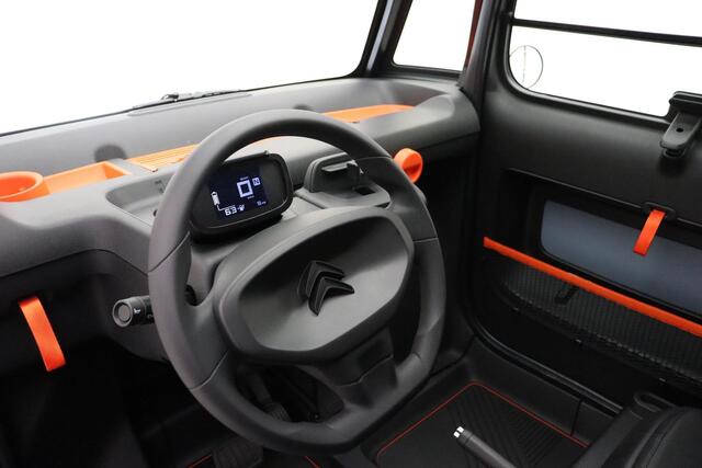 Citroen AMI AMI Orange VERGELIJKBAAR OPEL ROCKS | Rijden vanaf 16 jaar | 100% elektrisch | 75km rijbereik | Beperkt beschikbaar, reserveer nu!|