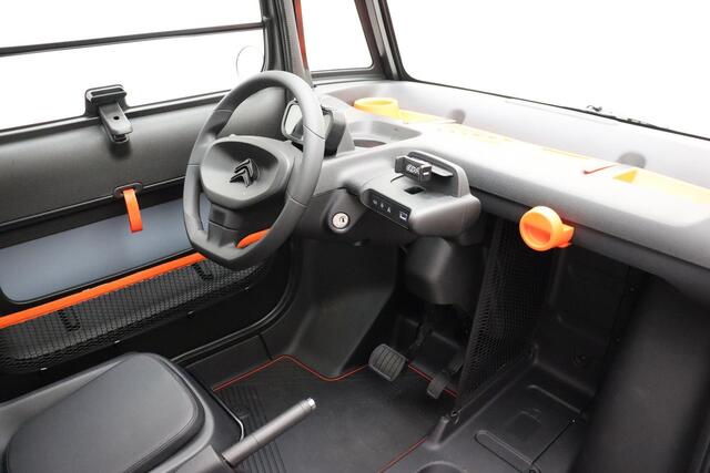 Citroen AMI AMI Orange Citroën AMI AMI Orange VERGELIJKBAAR OPEL ROCKS | Rijden vanaf 16 jaar | 100% elektrisch | 75km rijbereik | Beperkt beschikbaar, reserveer nu!|