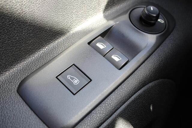 Citroen BERLINGO 1.6 BlueHDI Club Cruise Control, Navigatie, Trekhaak, Airco, Stuurwielbediening, Elektronische Handrem