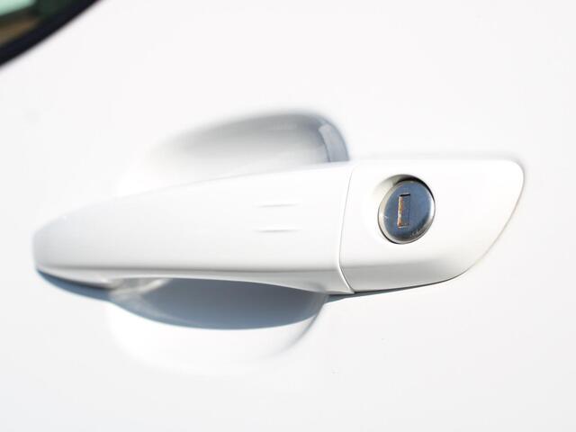 Citroen BERLINGO 1.5 BlueHDi 100PK L1 Achteruitrijcamera, Keyless Entry & Start, Draadloze Telefoonlader, Apple Carplay, Android Auto