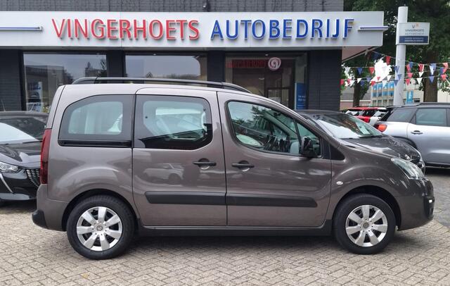 Citroen BERLINGO 1.2 110pk Black **Dakrails-navigatie-clima-parkeerhulp**