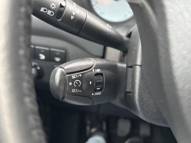 Citroen BERLINGO 1.2 Feel 5-Persoons Navigatie / Camera / Cruise control