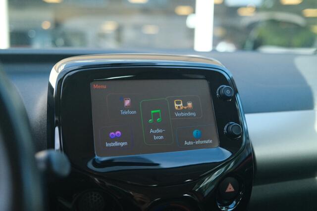 Citroen C1 VTi 68 Shine Automaat Lichtmetalen velgen | Touchscreen | Camera