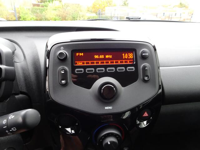 Citroen C1 1.0 VTi Feel Airco, bestuurders stoel in hoogte verstelbaar, elektrische ramen, centrale vergrendeling, enz.