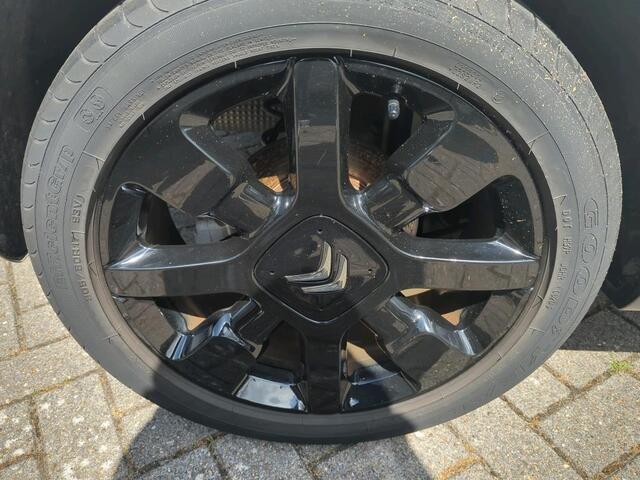 Citroen C3 1.2 PureTech Shine Apple Carplay/Duo-Tone/17"Velgen/Navi/Camera/GEEN AFLEVERKOSTEN