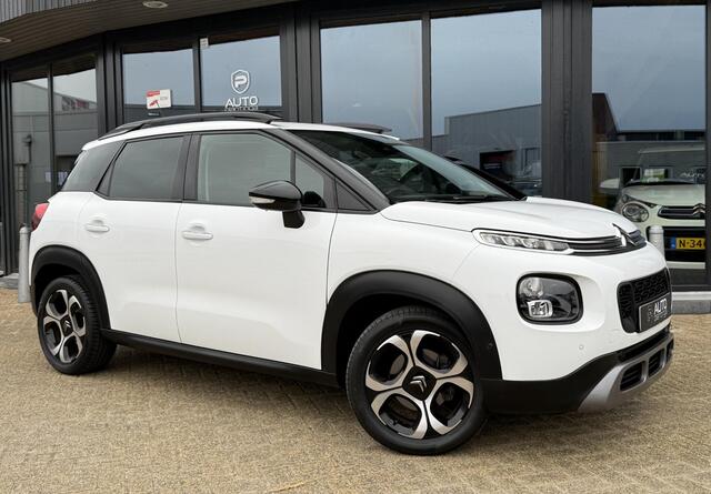 Citroen C3 Aircross 1.2 PureTech S&S Shine 110PK | BOMVOL | Dealeronderhouden | Trekhaak | Achteruitrijcamera | Grip Control | Head-up Display | Parkeersensoren Voor & Achter | Keyless Entry | Stoelverwarming | Navigatie |