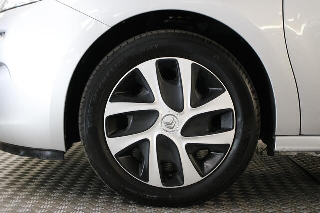 Citroen C3 1.2 PureTech Selection. Climate | Carplay | Cruise | Trekhaak.