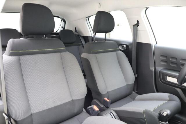 Citroen C3 1.2 PureTech Feel 81pk | Navigatie | Climate Control | Parkeersensoren Achter | Cruise Control | Zwart Dak | Weinig Kilometers | DAB Radio