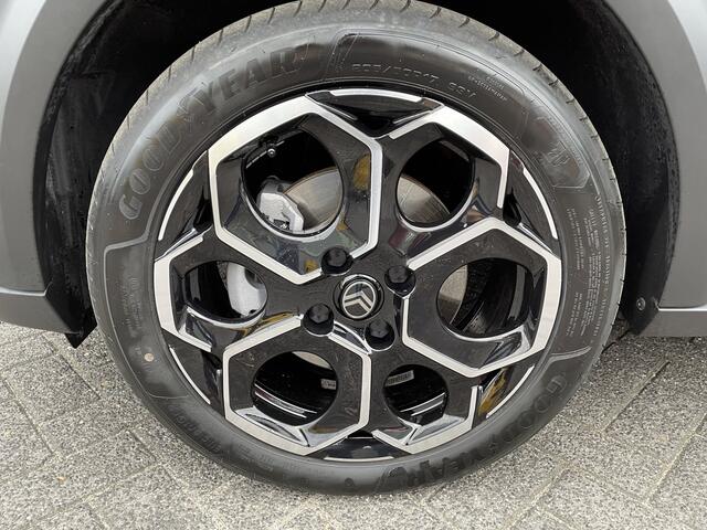 Citroen C3 100pk Max (Camera - Navigatie - Automatische Airco - Apple Carplay - LED - 17"- Two Tone)