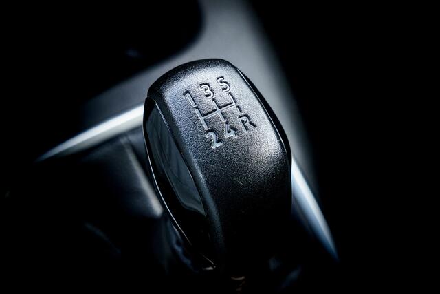 Citroen C3 1.2 PureTech S&S Shine RIJKLAAR INCL:GARANTIE | Trekhaak | Two Tone-kleur zwart dak | Clima | 16'' LMV | Camera | Navi |