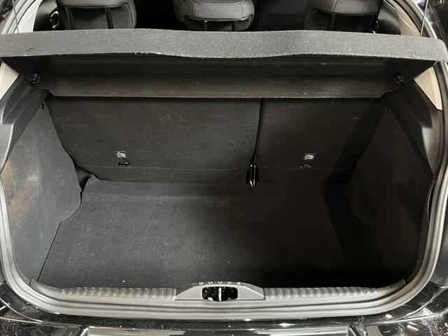 Citroen C3 1.2 PureTech Max Automaat Airco Navigatie d.m.v.Apple carplay / Android Auto Parksensoren Lichtmetalen Velgen