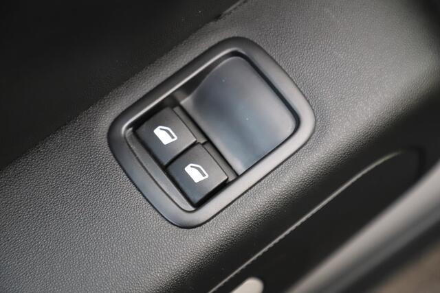 Citroen C3 1.2 PureTech Feel Carplay Android Navigatie Climate Cruise Control Rijstrooksensor Parkeersensor All-season banden!