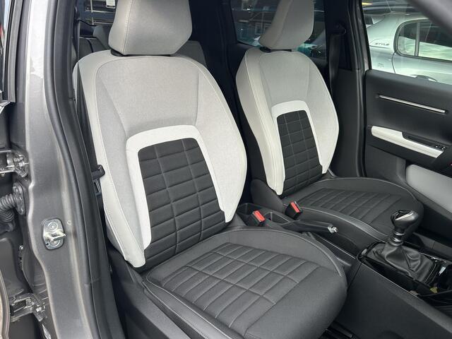 Citroen C3 1.2 Turbo 100pk Max | ¤ 2.000 VOORRAAD VOORDEEL | Nieuwe Auto | Navigatie | Parkeer Camera + Sensoren achterzijde | Lichtmetalen Velgen | Hoge zitpositie | LED Verlichting | Climate control | Cruise control | DAB+ Radio |