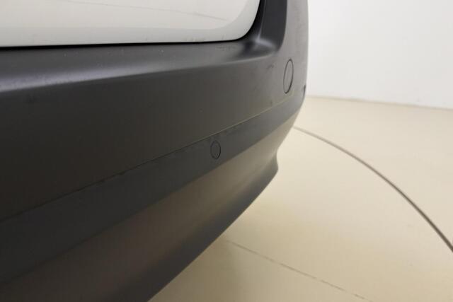 Citroen C3 1.2 PureTech Feel 82 PK | Handgeschakeld | Parkeersensor | Cruise Control | Climate Control | Mirror Screen | Airco | Navigatie | Start/stop | 1e eigenaar