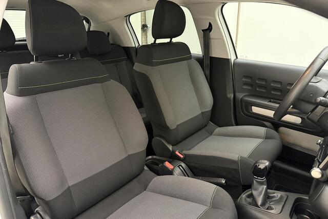 Citroen C3 1.2 PureTech Feel 82 PK | Handgeschakeld | Parkeersensor | Cruise Control | Climate Control | Mirror Screen | Airco | Navigatie | Start/stop | 1e eigenaar