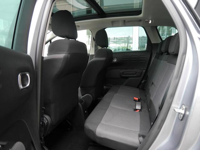 Citroen C3 Aircross 1.2 PureTech Shine Pack | Panoramadak | | Camera | Climate control | Navigatie | 17 inch lichtmetalen velgen | Keyless entry en start