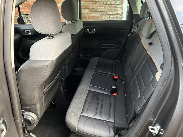 Citroen C3 Aircross Shine Pack 1.2 Turbo 110pk | LEDER | STOELVERW. | KEYLESS ENTRY | HEAD-UP DISPLAY | 17" LM-VELGEN | NAVI | CAMERA | ALL-SEASONBANDEN