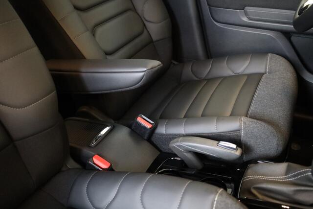 Citroen C3 Aircross PT 130 Shine Automaat-6 2-Tone | Leer | Sensoren v+a
