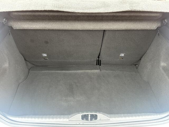 Citroen C3 1.2 PT S&S Shine 110PK Nieuwe Distributie, banden en remmen Pano