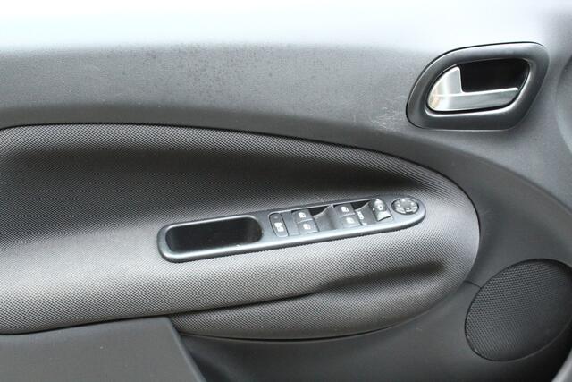 Citroen C3 PICASSO 1.2 PureTech Tendance cruise airco parkeersensoren achter navigatie enz.