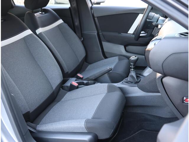 Citroen C4 1.2 100PK Live | AppleCarplay/Android Auto | Licht metalen velgen | Airco | Cruise Control | Isofix | LED Verlichting |