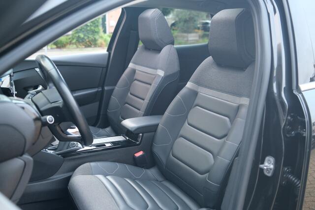 Citroen C4 1.2 PT Shine AndroidAuto/AppleCarplay | Leder | Panorama dak Camera