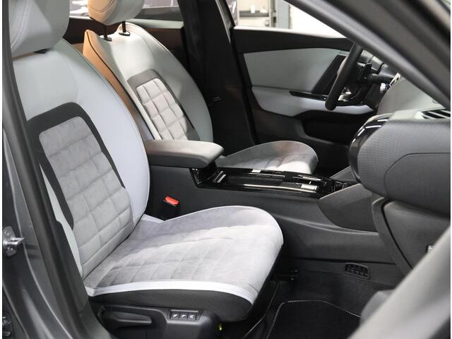 Citroen C4 1.2 Hybrid 145pk Max | Schuif- Kanteldak | 360 Camera | AppleCarPlay/AndroidAuto | ClimateControl | Navigatie | Dodehoekdetectie | Alcantara |