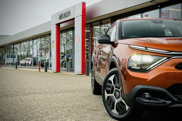 Citroen C4 1.2 Feel 130PK / CAMERA / APPLE + ANDROID / STOELVERWARMING