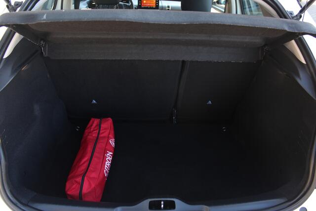 Citroen C4 CACTUS 1.2 PureTech Feel | incl. 12 maanden garantie | Stoelverwarming | Achteruitrijcamera | Cruise control | Parkeersensoren | Navigatie | Lichtmetalen velgen | 1e eigenaar | Dealer onderhouden |