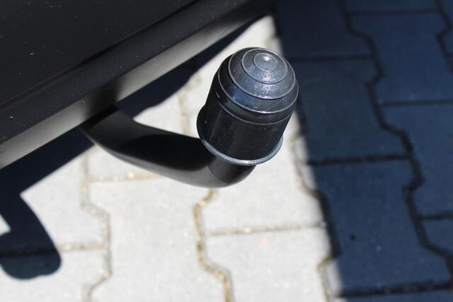 Citroen C4 CACTUS 1.2 PureTech Business | Incl. 12 maanden garantie Trekhaak | Cruise control | Apple carplay/Android auto | Navigatie | Lichtmetalen velgen | Airco | Parkeer sensoren voor/achter