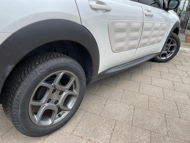 Citroen C4 CACTUS 1.2 PureTech Shine Automaat / APK: 9-2026 / Zeer netjes / 2016