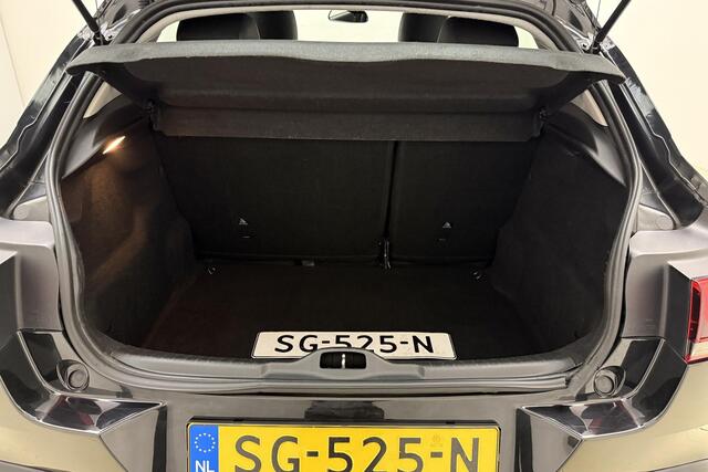 Citroen C4 CACTUS 1.2 PureTech Feel 110 PK | Handgeschakeld | Trekhaak | Camera | Parkeersensor | Cruise Control | Navigatie | Licht Metalen Velgen | 1e eigenaar